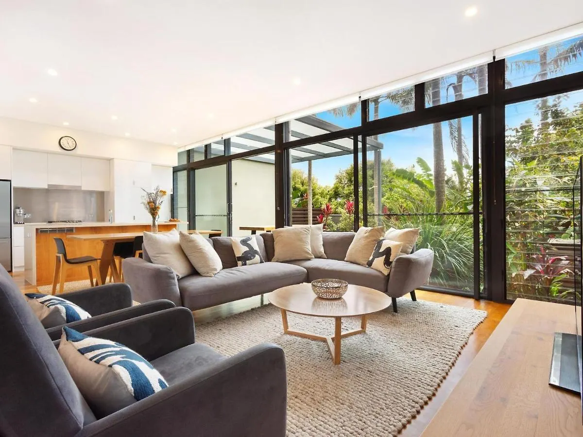 Kiah - Nestled Between Main & Belongil Beaches