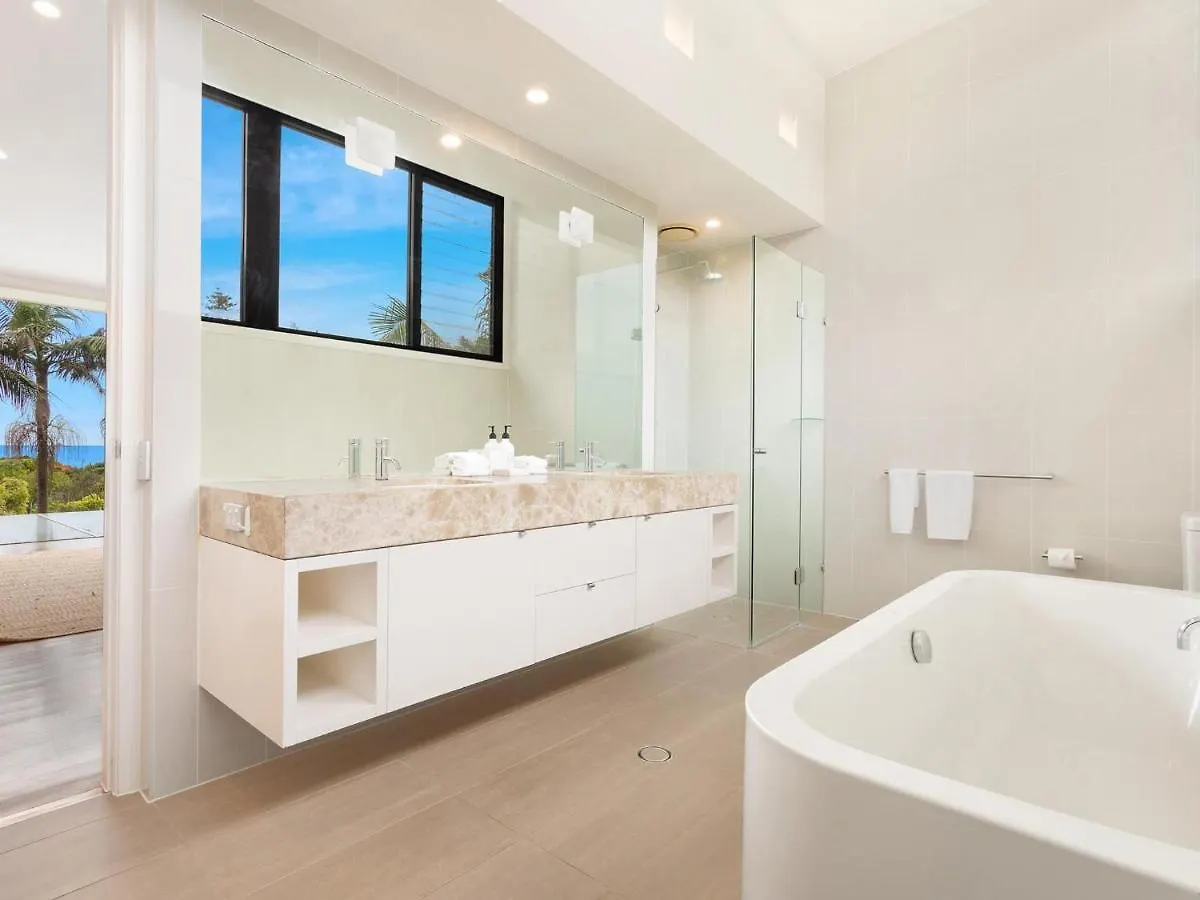 Ferienhaus Kiah - Nestled Between Main & Belongil Beaches