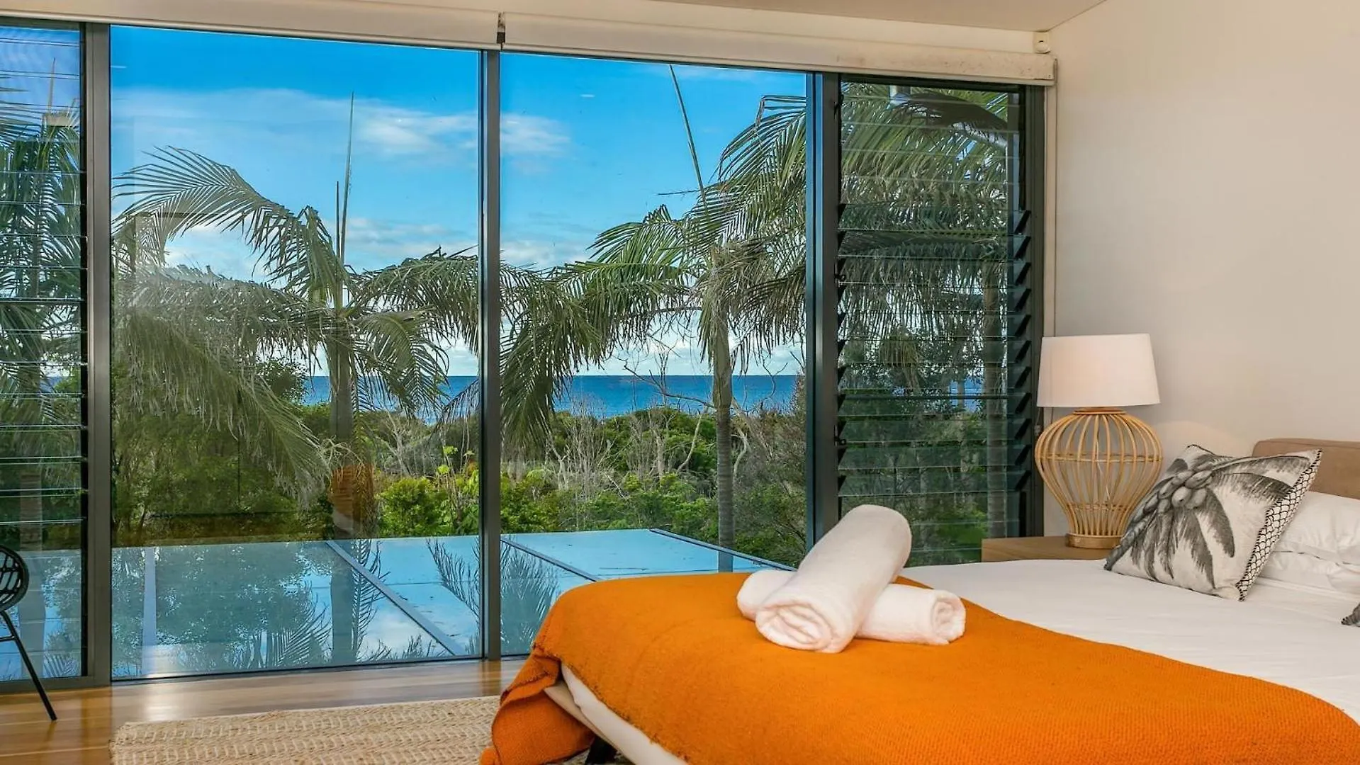 Kiah - Nestled Between Main & Belongil Beaches Ferienhaus